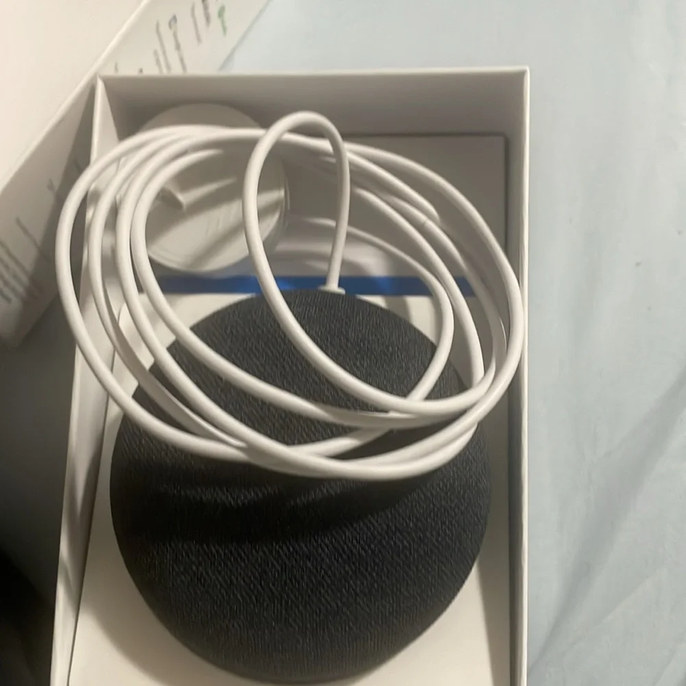 Google Nest Mini - Picture 2 of 3